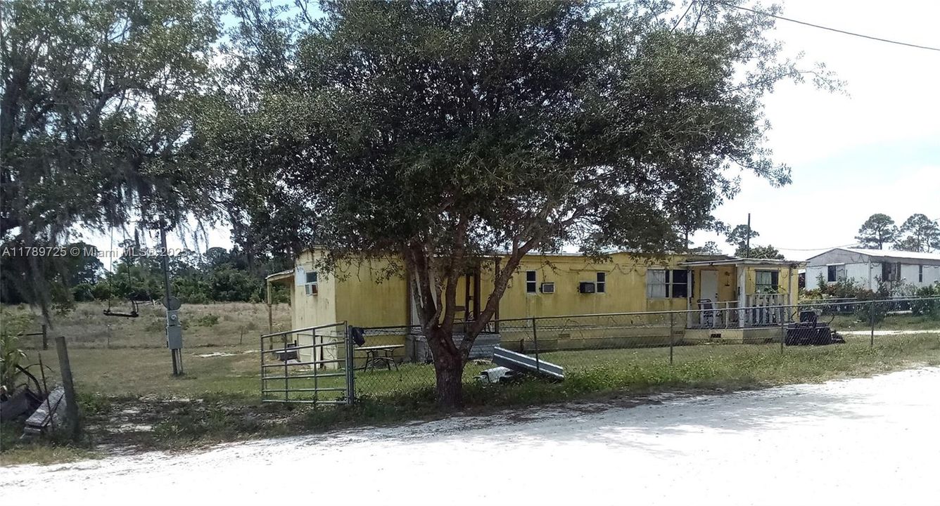 Recently Sold: $144,900 (3 beds, 2 baths, 720 Square Feet)