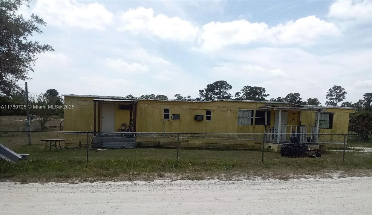 Recently Sold: $144,900 (3 beds, 2 baths, 720 Square Feet)