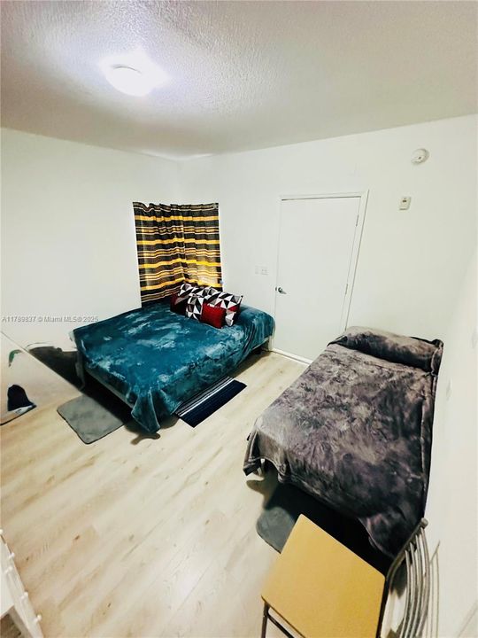 На продажу: $234,900 (1 спален, 1 ванн, 601 Квадратных фут)