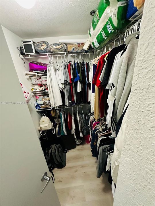 На продажу: $234,900 (1 спален, 1 ванн, 601 Квадратных фут)