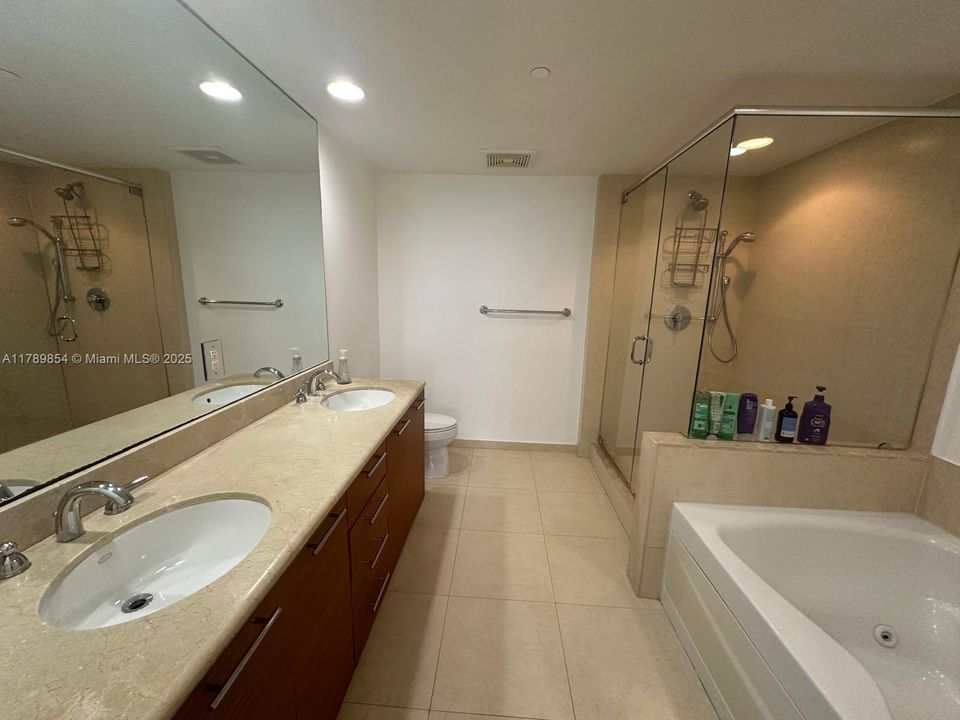 На продажу: $850,000 (2 спален, 2 ванн, 1357 Квадратных фут)