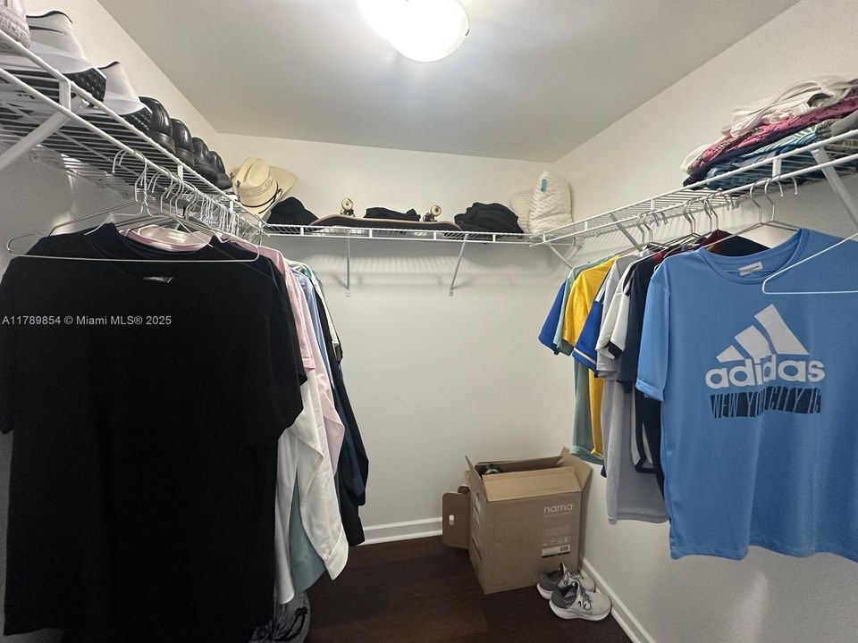 На продажу: $850,000 (2 спален, 2 ванн, 1357 Квадратных фут)