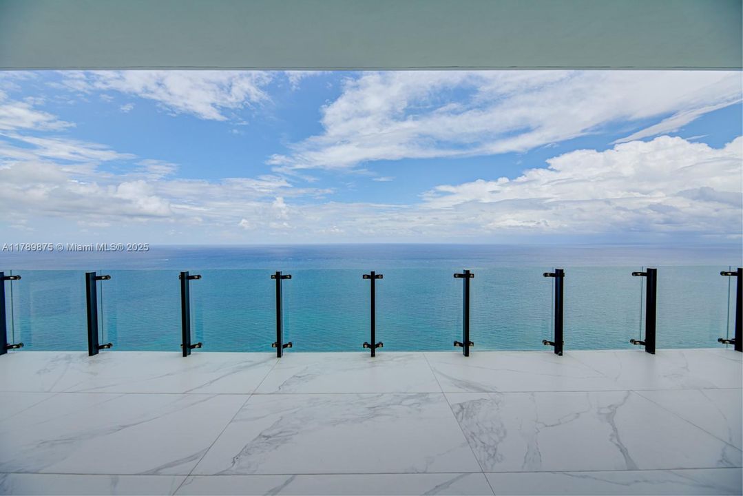 En Venta: $12,900,000 (5 camas, 6 baños, 6524 Pies cuadrados)