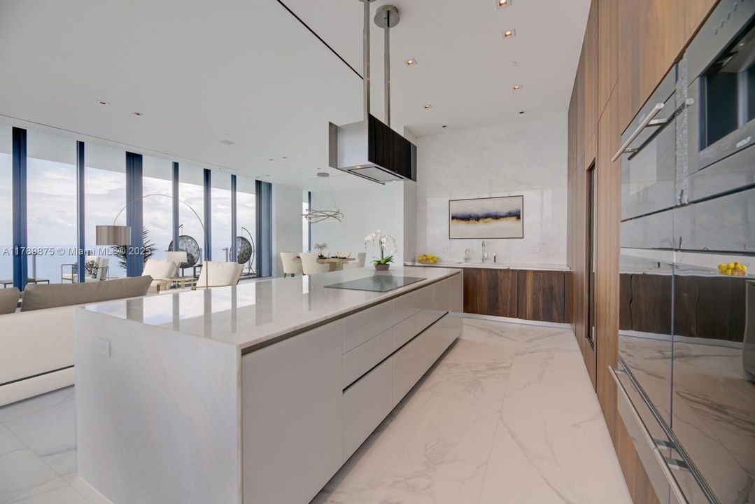 En Venta: $12,900,000 (5 camas, 6 baños, 6524 Pies cuadrados)