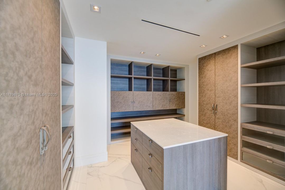 En Venta: $12,900,000 (5 camas, 6 baños, 6524 Pies cuadrados)