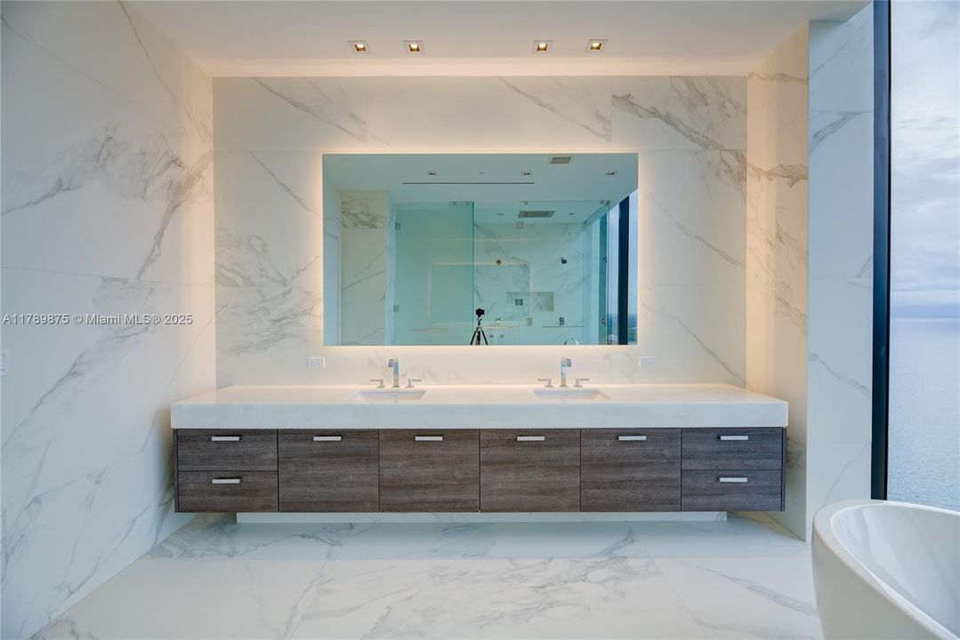 En Venta: $12,900,000 (5 camas, 6 baños, 6524 Pies cuadrados)