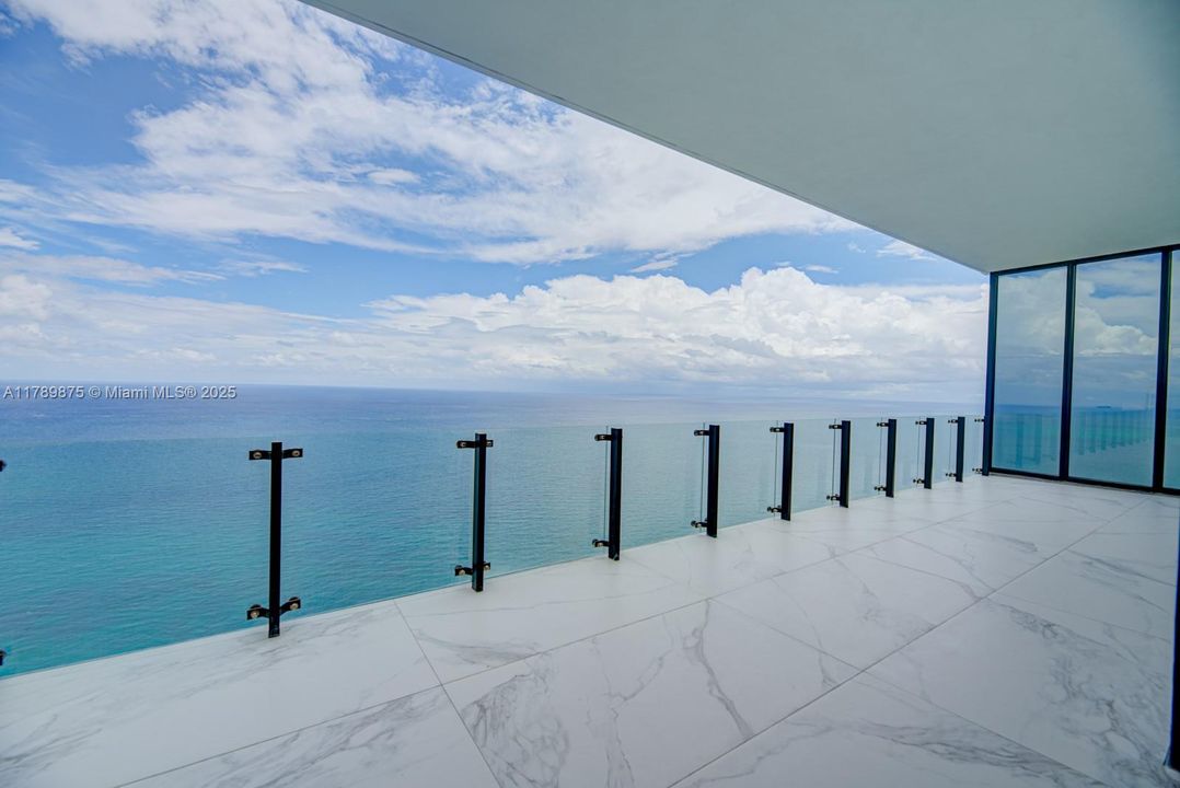 En Venta: $12,900,000 (5 camas, 6 baños, 6524 Pies cuadrados)