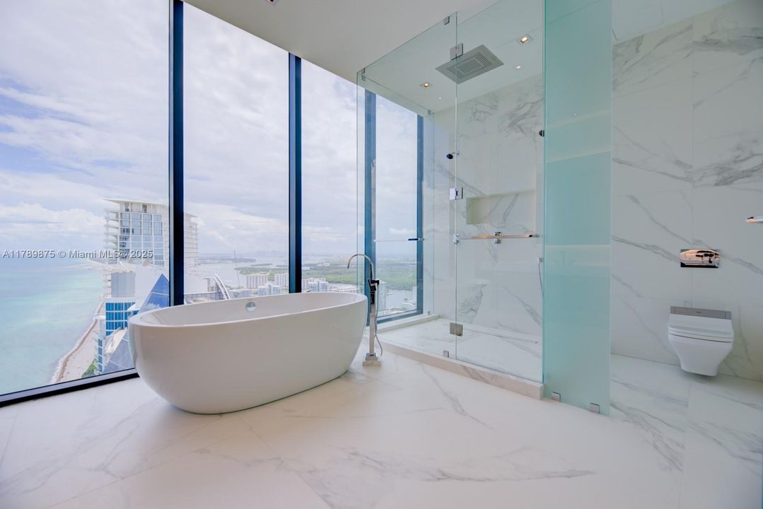 En Venta: $12,900,000 (5 camas, 6 baños, 6524 Pies cuadrados)