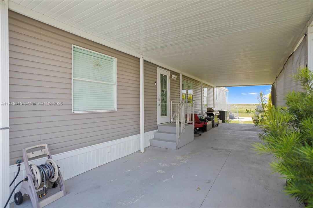 For Sale: $345,000 (3 beds, 3 baths, 1512 Square Feet)