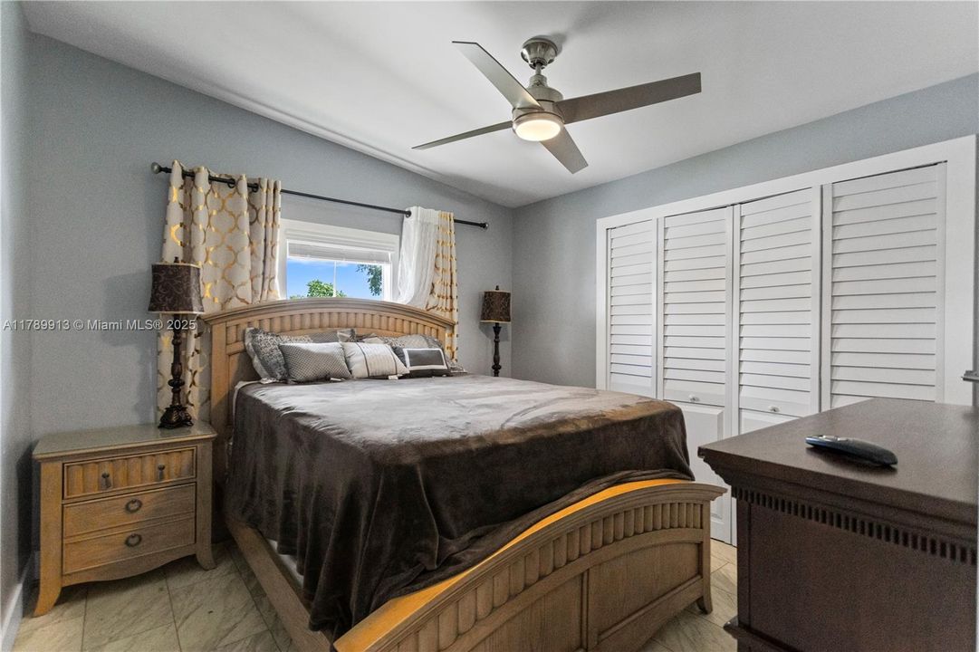 For Sale: $345,000 (3 beds, 3 baths, 1512 Square Feet)