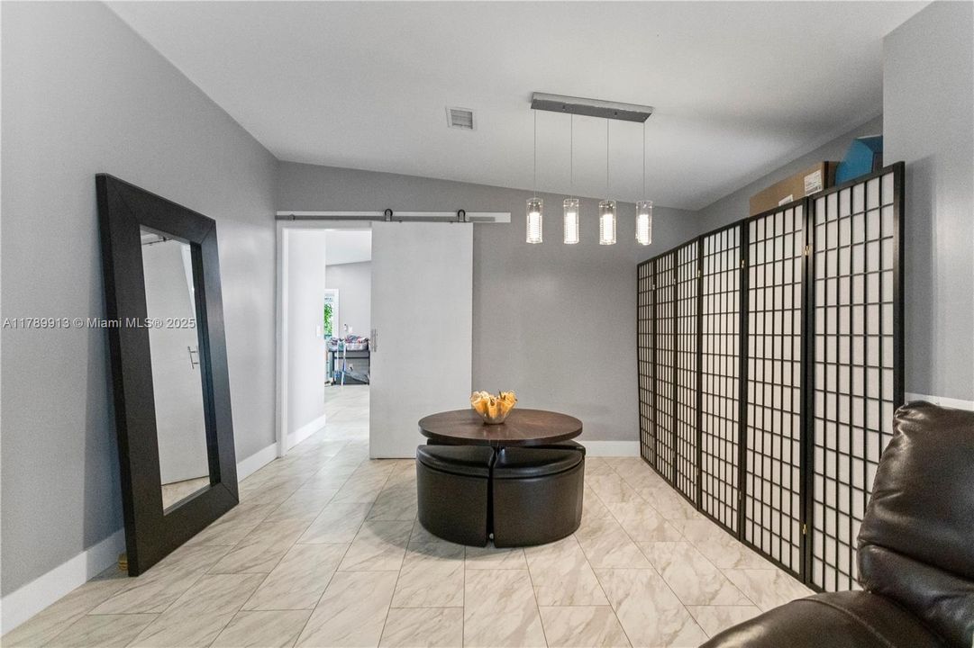 For Sale: $345,000 (3 beds, 3 baths, 1512 Square Feet)