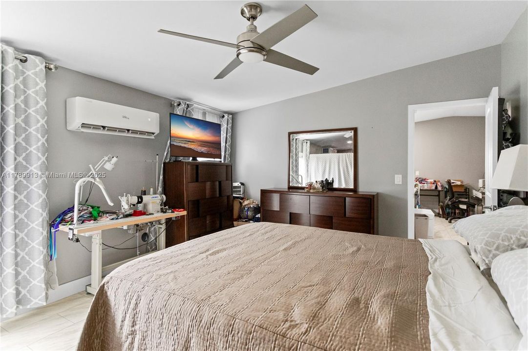 For Sale: $345,000 (3 beds, 3 baths, 1512 Square Feet)