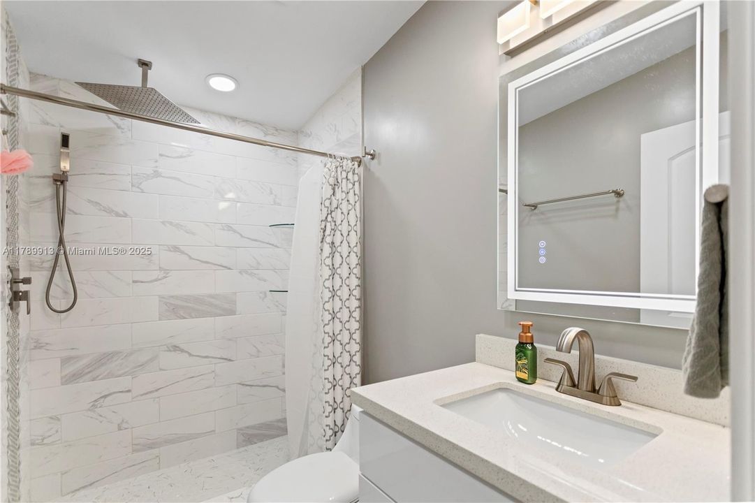 For Sale: $345,000 (3 beds, 3 baths, 1512 Square Feet)