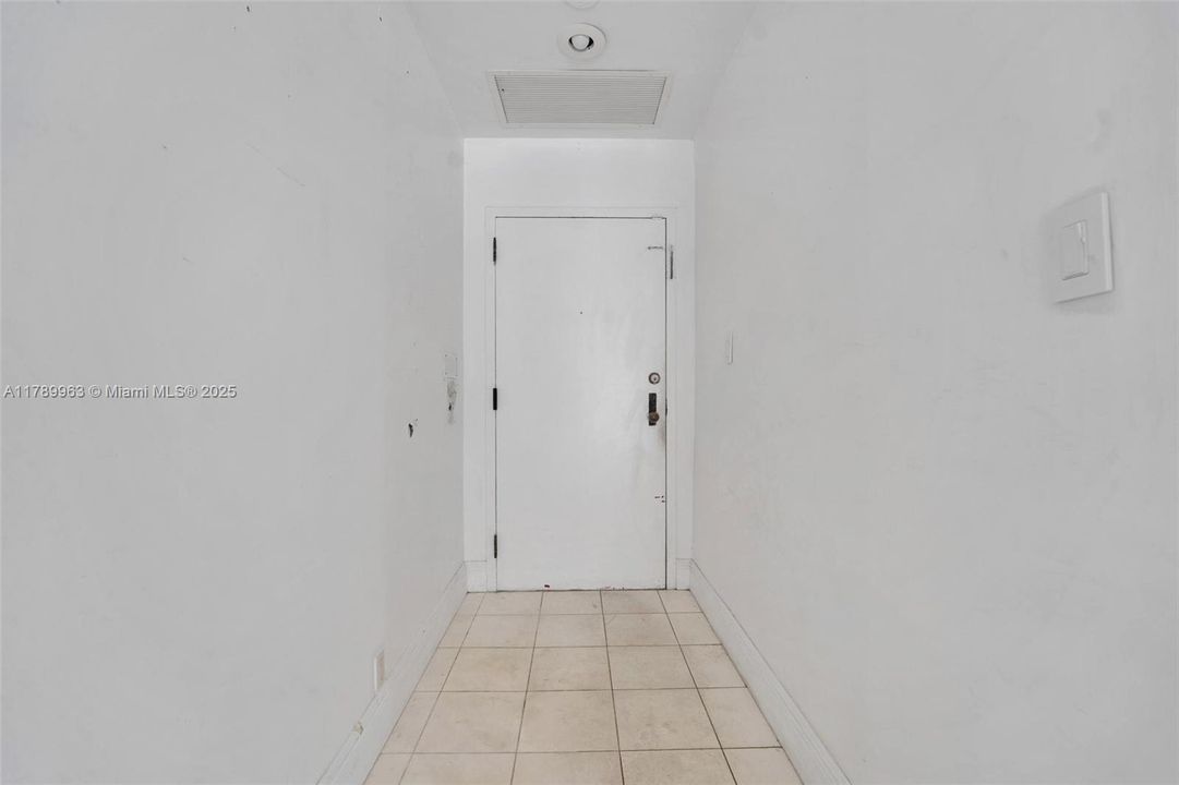 最近售出: $900,000 (2 贝兹, 2 浴室, 1547 平方英尺)