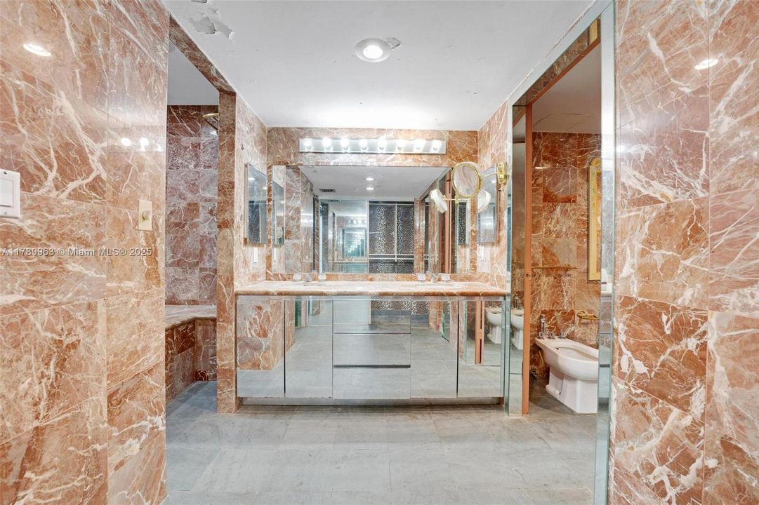 最近售出: $900,000 (2 贝兹, 2 浴室, 1547 平方英尺)