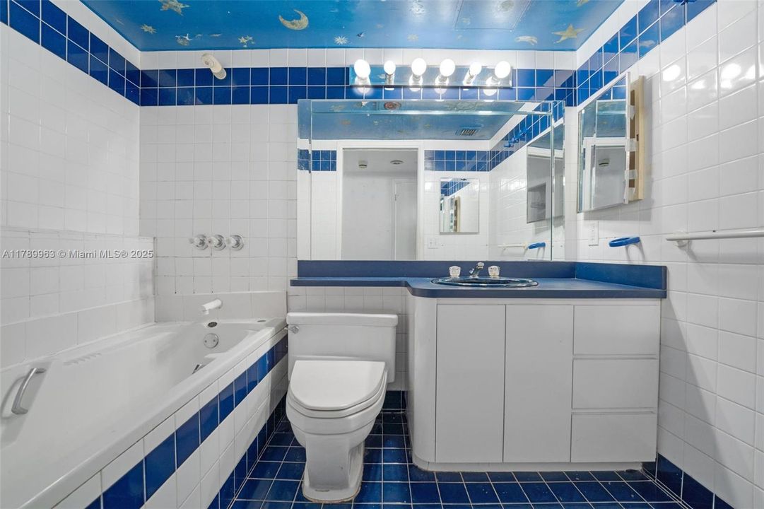 最近售出: $900,000 (2 贝兹, 2 浴室, 1547 平方英尺)