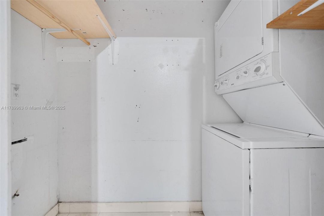 最近售出: $900,000 (2 贝兹, 2 浴室, 1547 平方英尺)