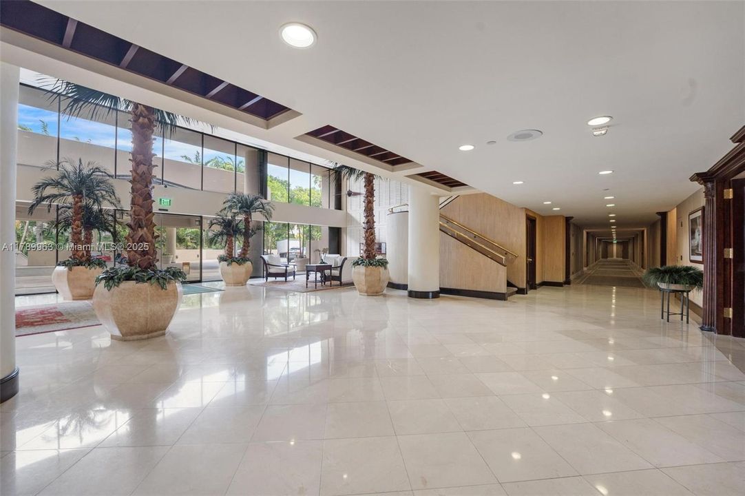 最近售出: $900,000 (2 贝兹, 2 浴室, 1547 平方英尺)