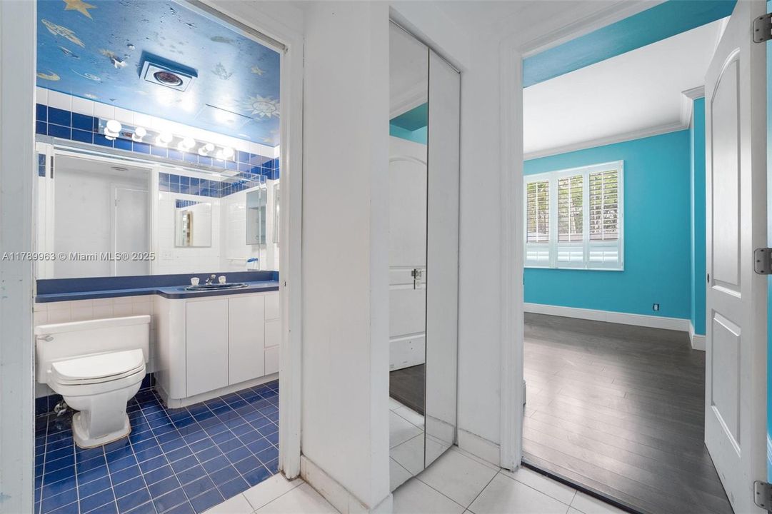 最近售出: $900,000 (2 贝兹, 2 浴室, 1547 平方英尺)