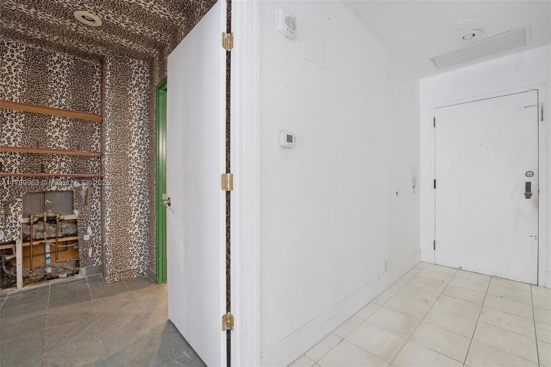 最近售出: $900,000 (2 贝兹, 2 浴室, 1547 平方英尺)