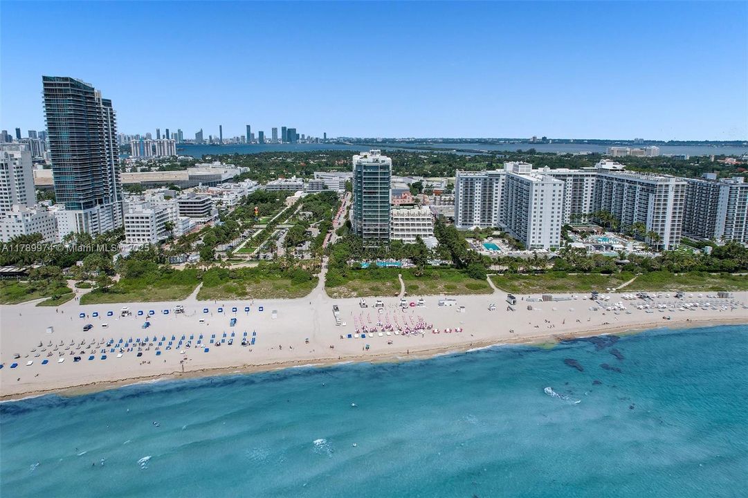 For Sale: $2,990,000 (2 beds, 1 baths, 1026 Square Feet)