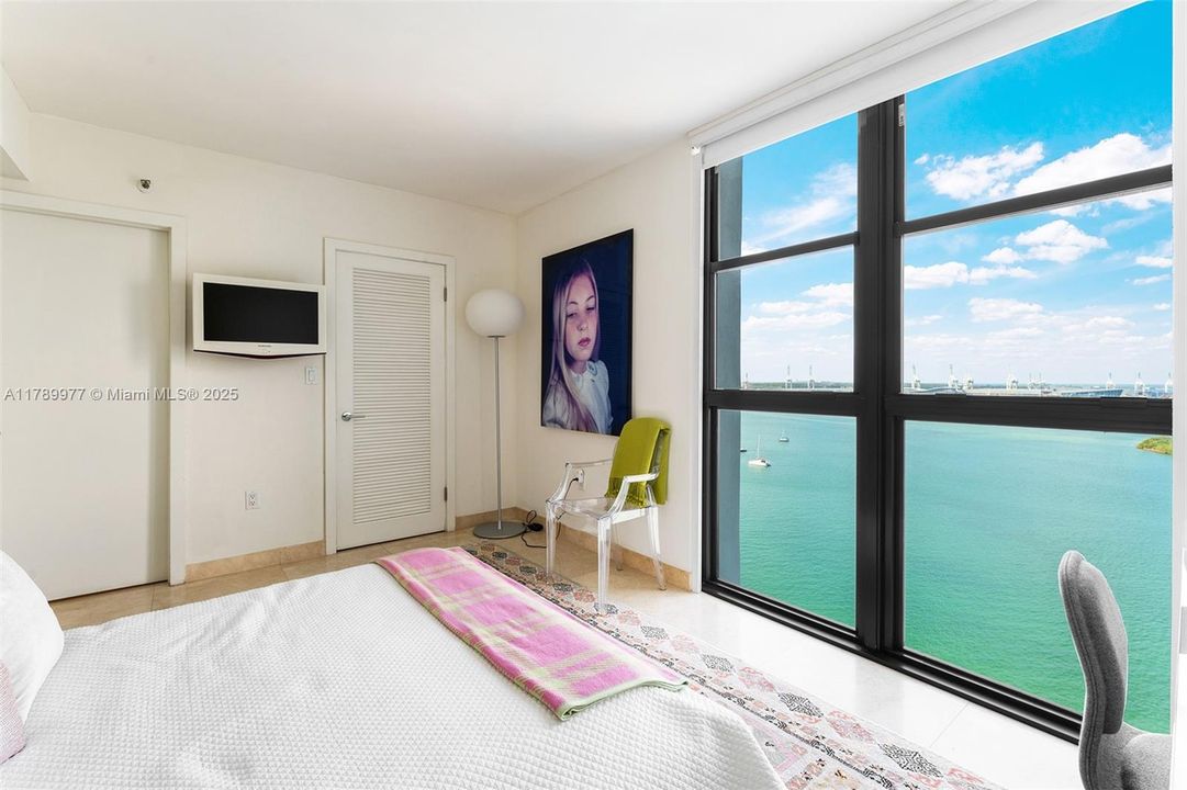 合同活跃: $2,350,000 (2 贝兹, 2 浴室, 1778 平方英尺)