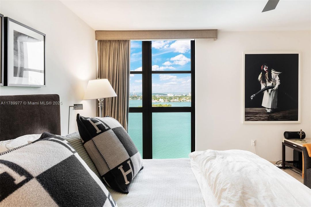 合同活跃: $2,350,000 (2 贝兹, 2 浴室, 1778 平方英尺)