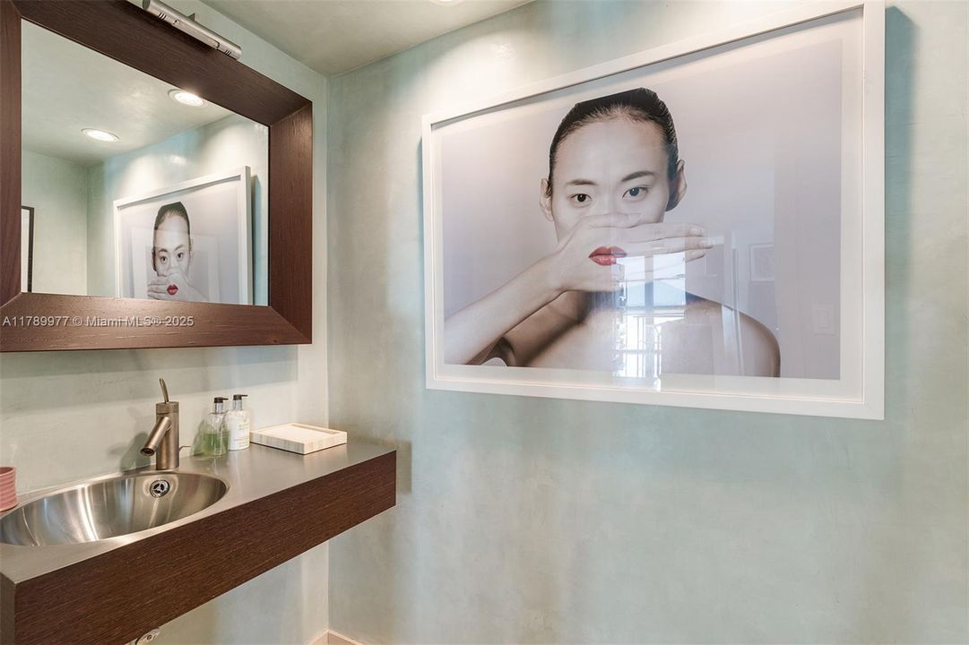 合同活跃: $2,350,000 (2 贝兹, 2 浴室, 1778 平方英尺)