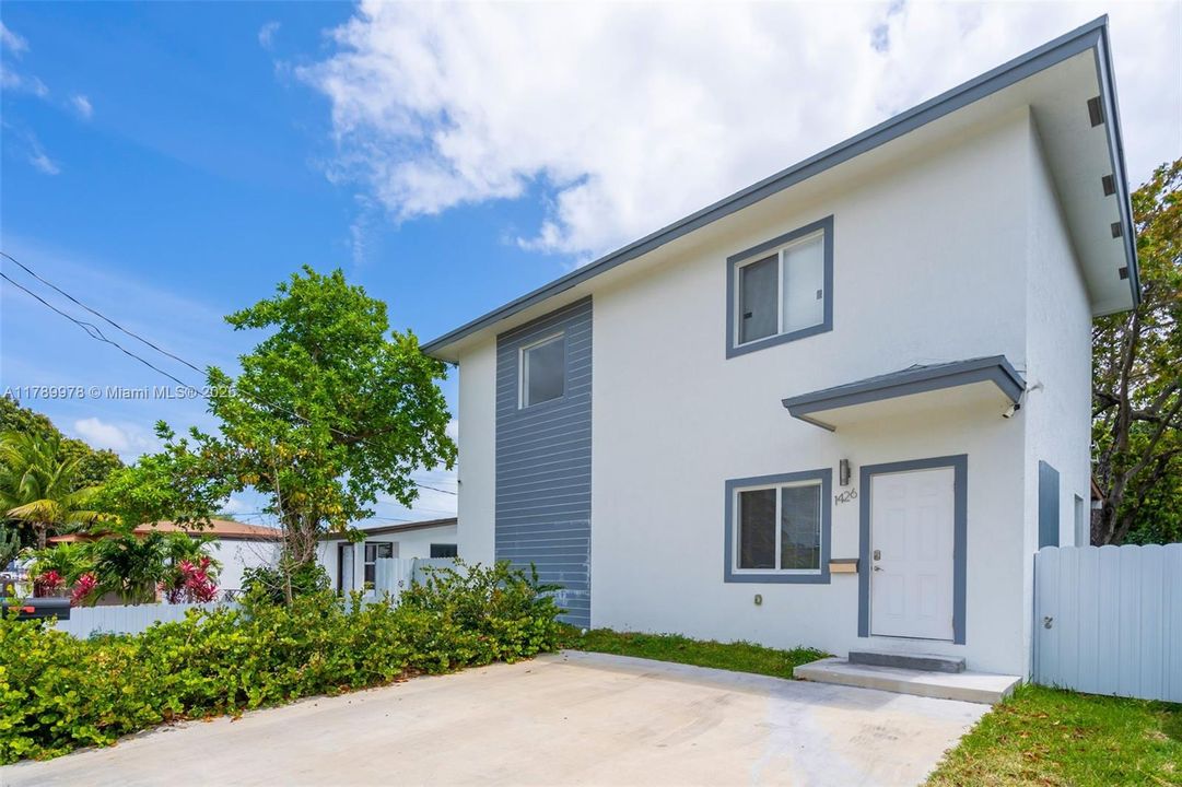 For Sale: $572,999 (4 beds, 2 baths, 1610 Square Feet)