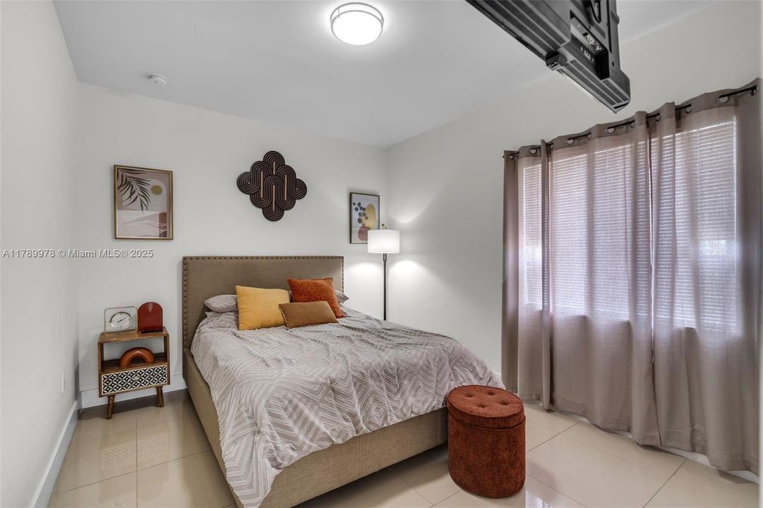 For Sale: $572,999 (4 beds, 2 baths, 1610 Square Feet)