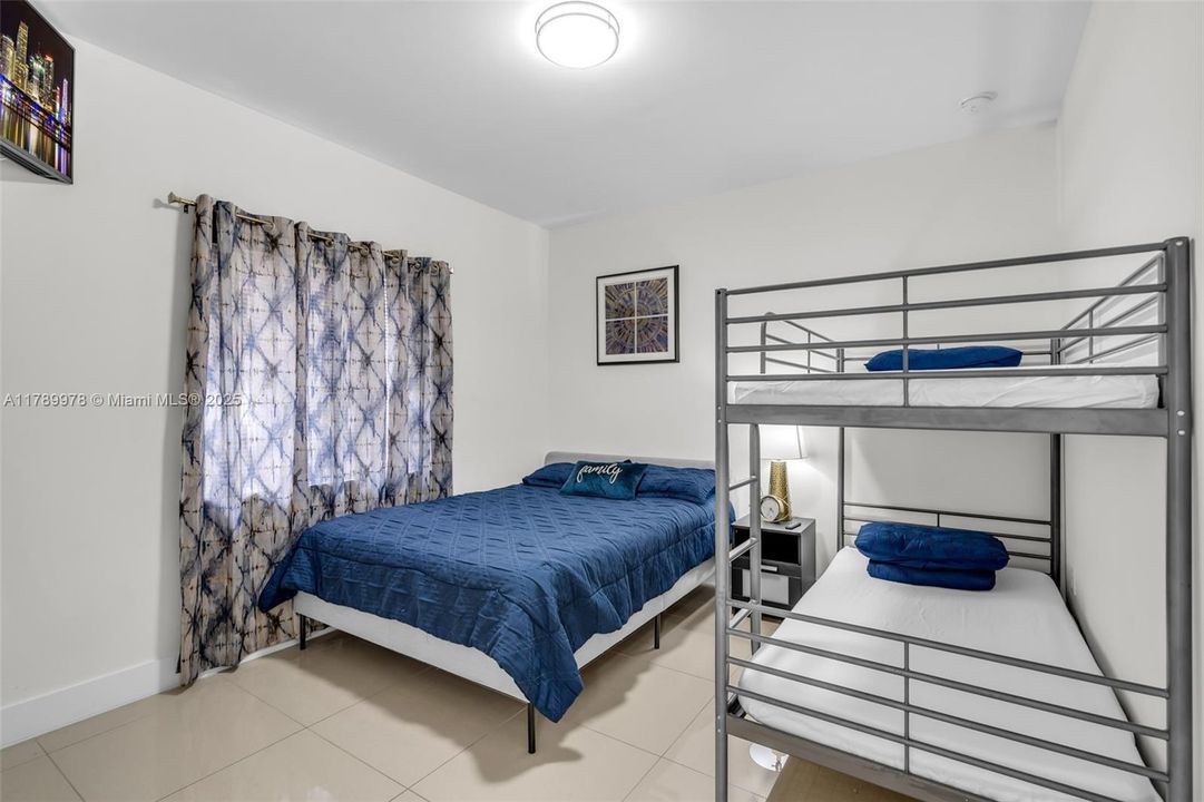 For Sale: $572,999 (4 beds, 2 baths, 1610 Square Feet)