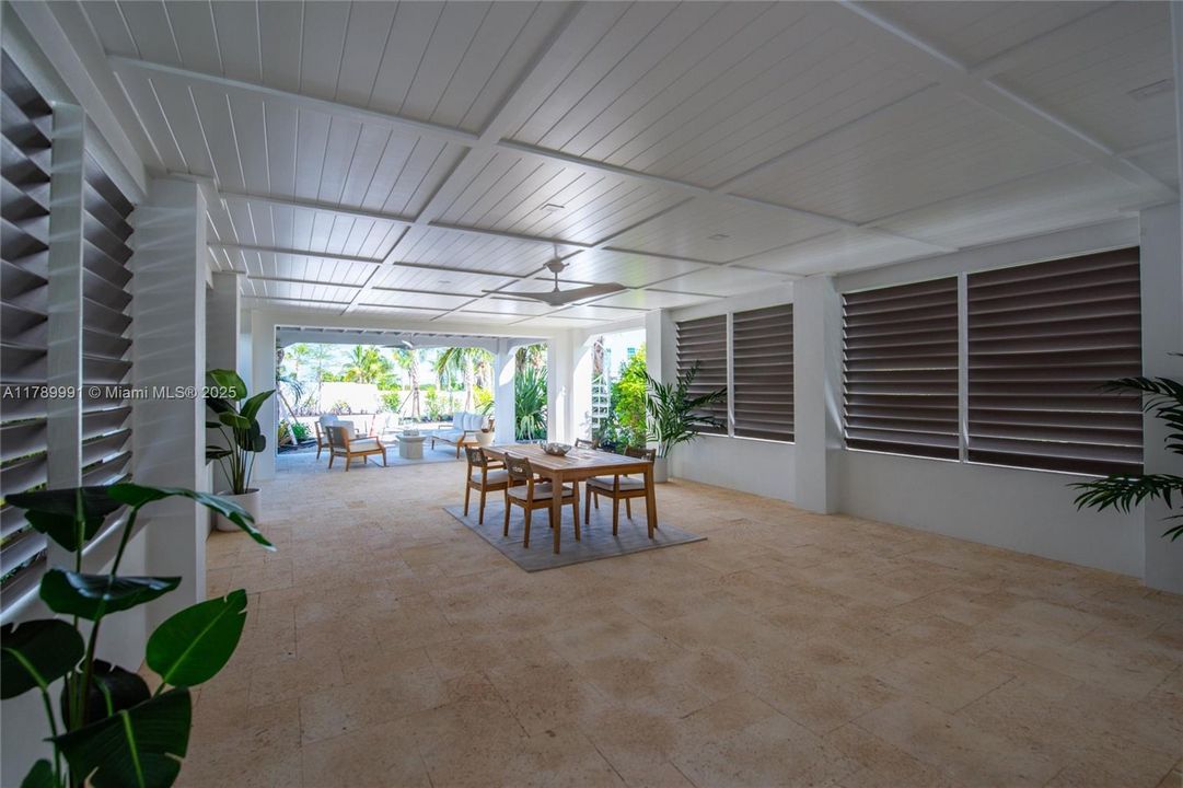 For Sale: $2,950,000 (5 beds, 4 baths, 3011 Square Feet)