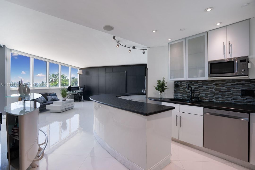 待售: $1,336,000 (2 贝兹, 2 浴室, 1484 平方英尺)