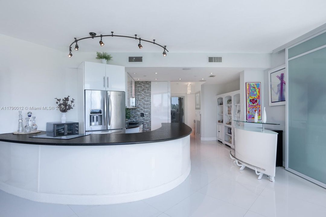 待售: $1,336,000 (2 贝兹, 2 浴室, 1484 平方英尺)