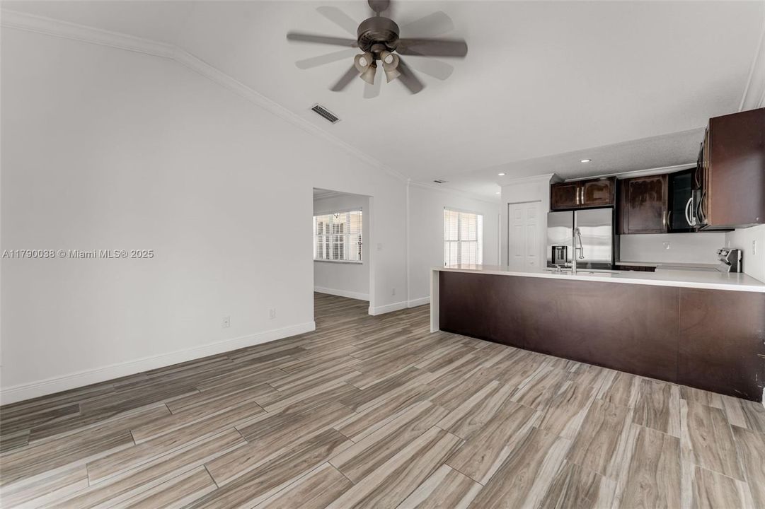 Recently Sold: $649,900 (3 beds, 2 baths, 1704 Square Feet)