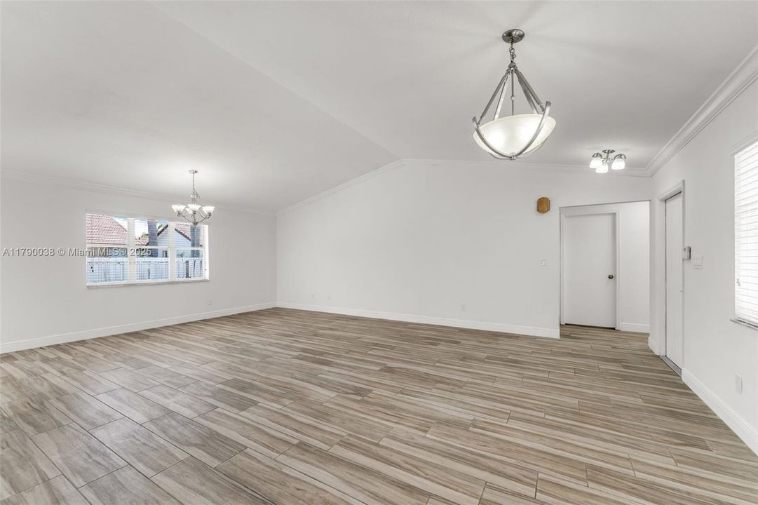 Recently Sold: $649,900 (3 beds, 2 baths, 1704 Square Feet)