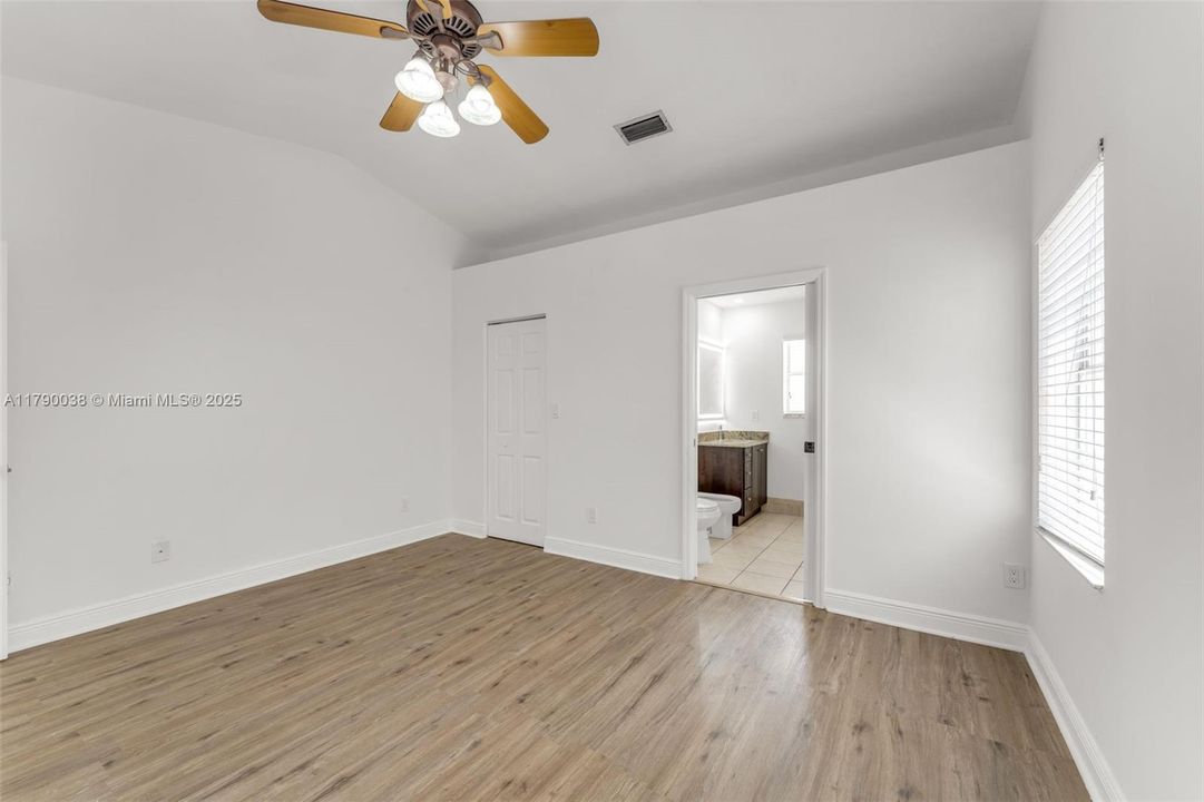 Recently Sold: $649,900 (3 beds, 2 baths, 1704 Square Feet)