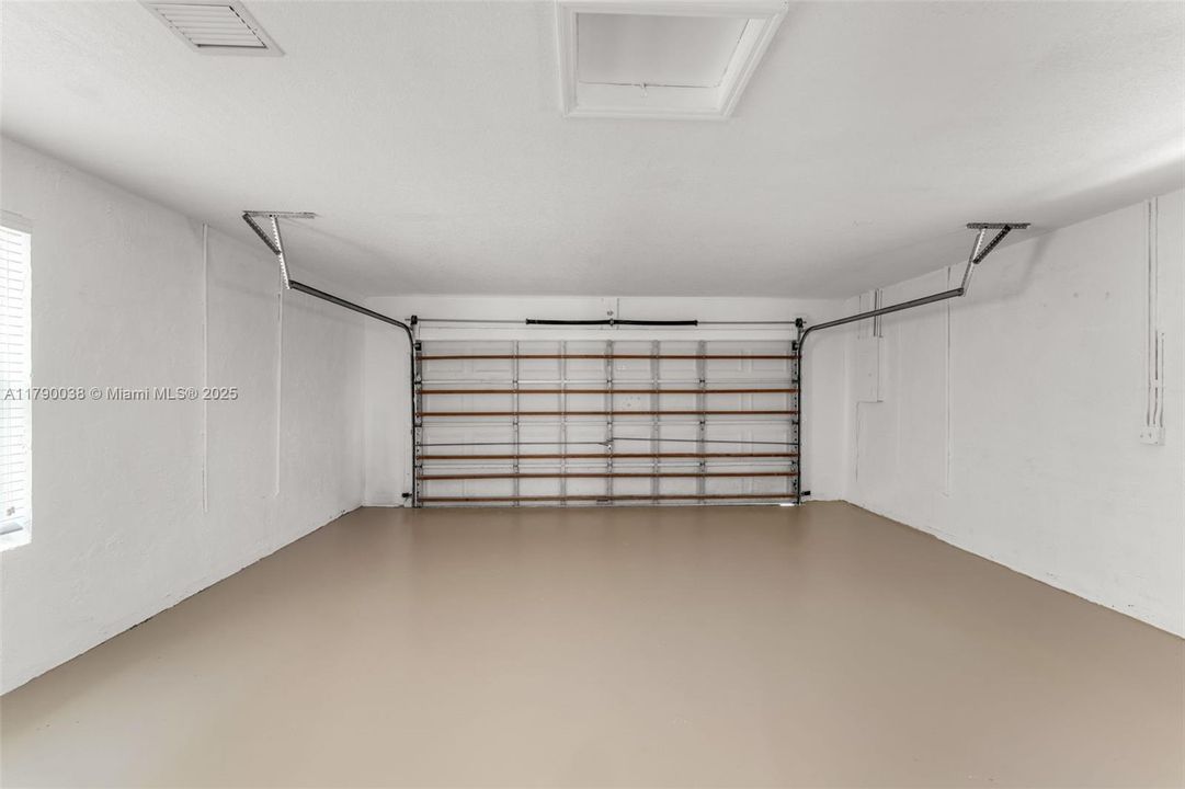 Recently Sold: $649,900 (3 beds, 2 baths, 1704 Square Feet)