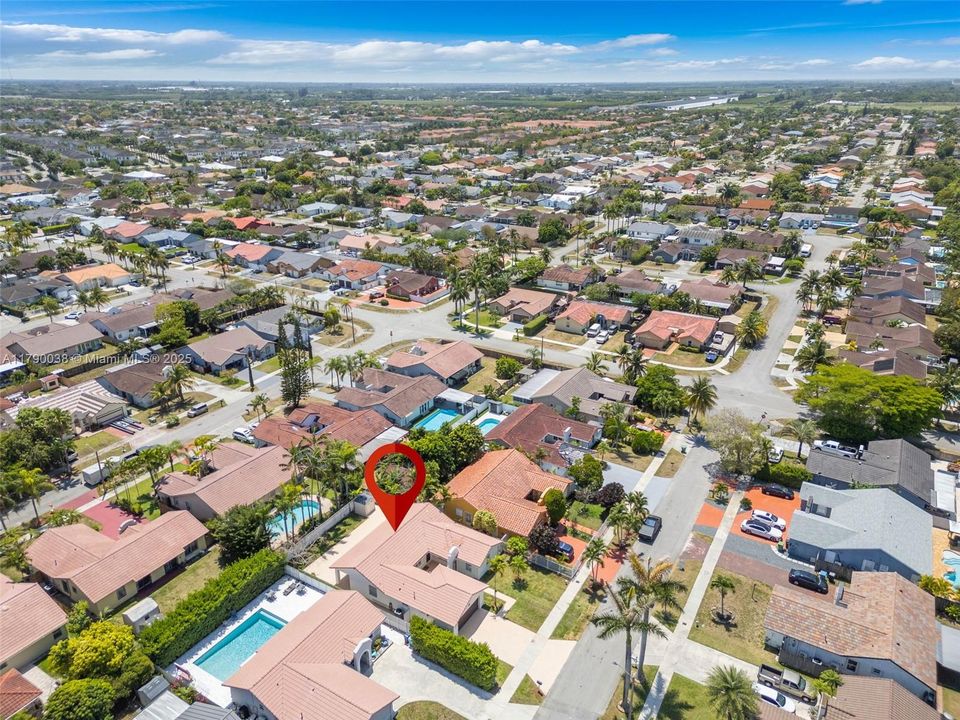 Recently Sold: $649,900 (3 beds, 2 baths, 1704 Square Feet)