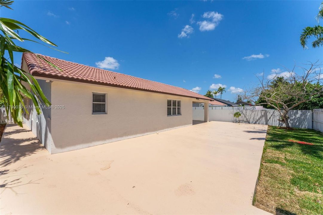 Recently Sold: $649,900 (3 beds, 2 baths, 1704 Square Feet)