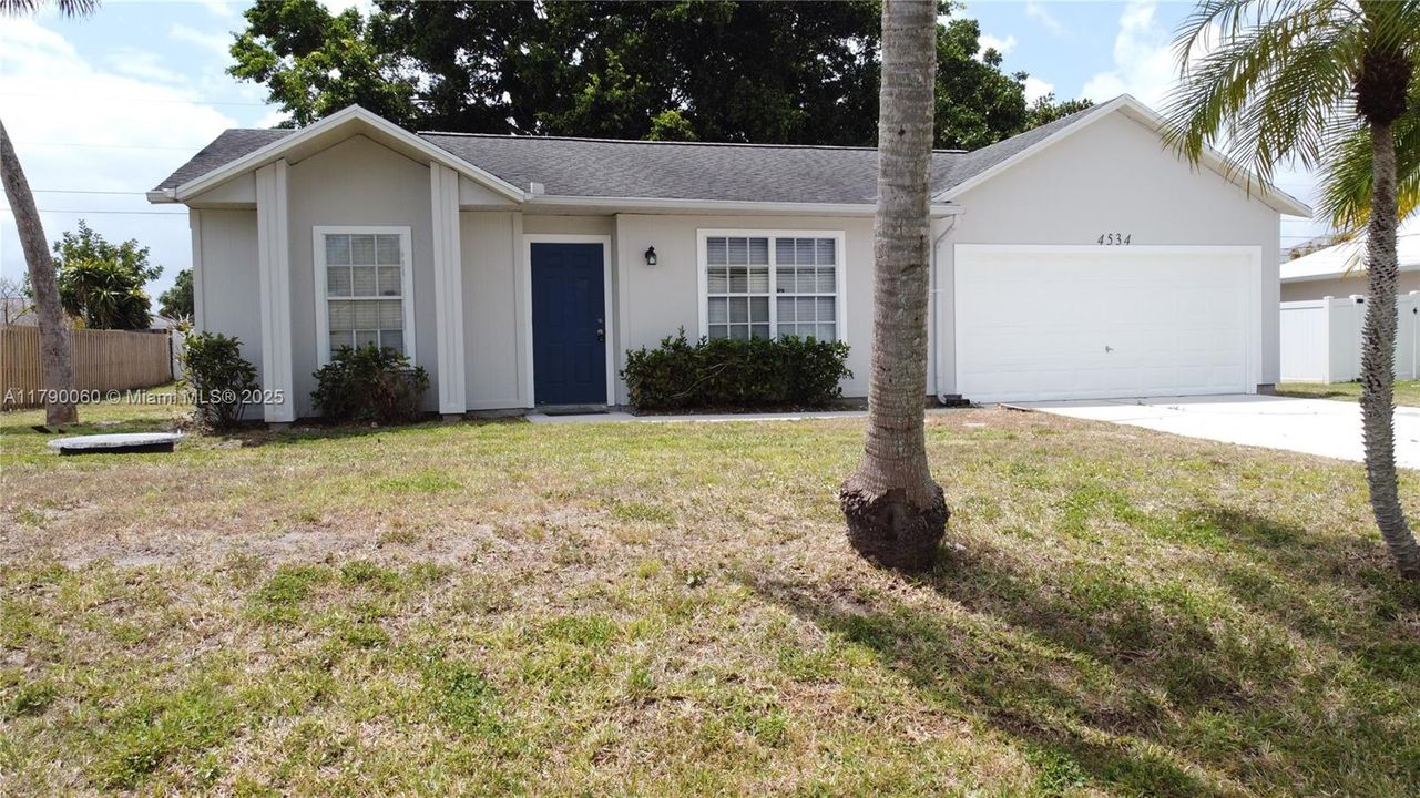 Recently Sold: $330,000 (3 beds, 2 baths, 1132 Square Feet)