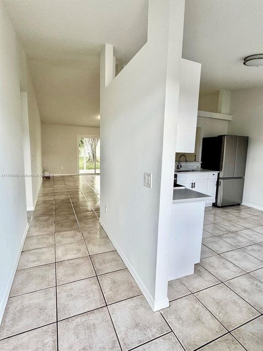 Recently Sold: $330,000 (3 beds, 2 baths, 1132 Square Feet)