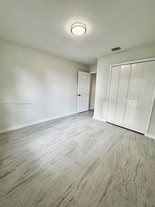 Recently Sold: $330,000 (3 beds, 2 baths, 1132 Square Feet)