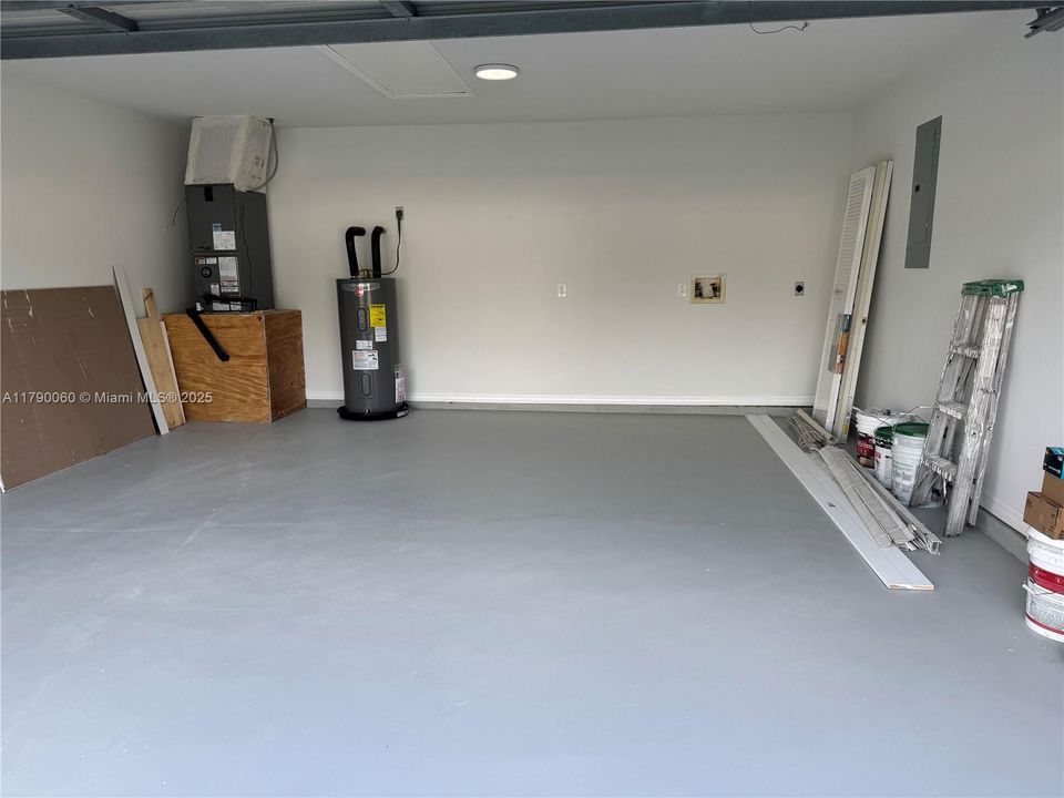 Recently Sold: $330,000 (3 beds, 2 baths, 1132 Square Feet)