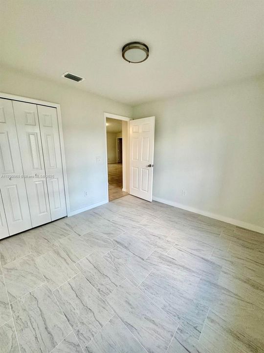 Recently Sold: $330,000 (3 beds, 2 baths, 1132 Square Feet)