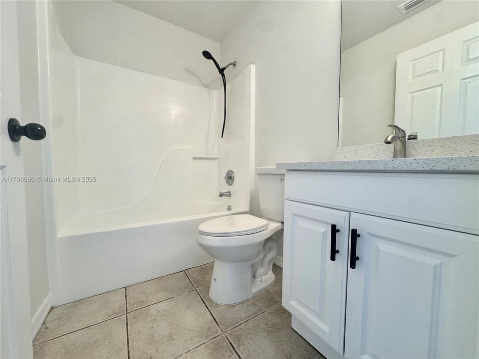 Recently Sold: $330,000 (3 beds, 2 baths, 1132 Square Feet)