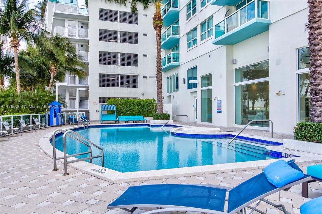 待售: $1,170,000 (2 贝兹, 2 浴室, 1147 平方英尺)