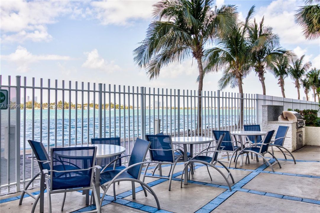 待售: $1,170,000 (2 贝兹, 2 浴室, 1147 平方英尺)