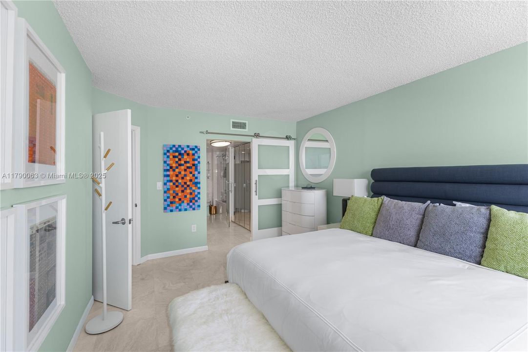 待售: $1,170,000 (2 贝兹, 2 浴室, 1147 平方英尺)