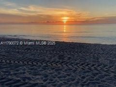 Recently Rented: $4,500 (1 beds, 1 baths, 818 Square Feet)